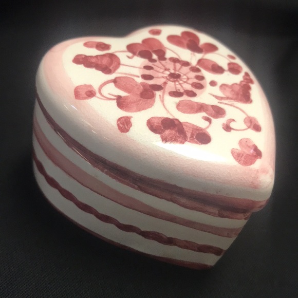 Vintage Italian Handpainted Pottery Heart Shaped Trinket Box - Picture 4 of 7